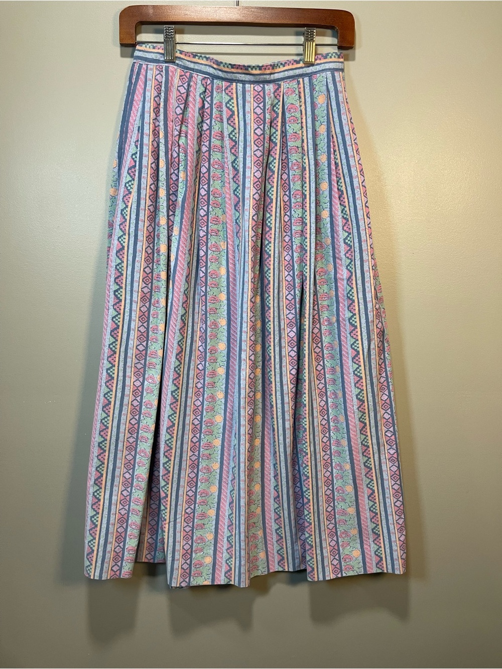 VTG Susan Bristol Pastel Striped Size 8 Maxi Skirt in Pink, Blue and Green